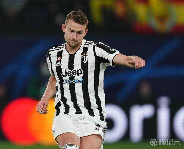 爱游戏官方入口-赛地聚焦：荷甲冲刺阶段热度飙升；底特律活塞再遭质疑；更衣室稳定；轮换策略成焦点(底特律活塞队)