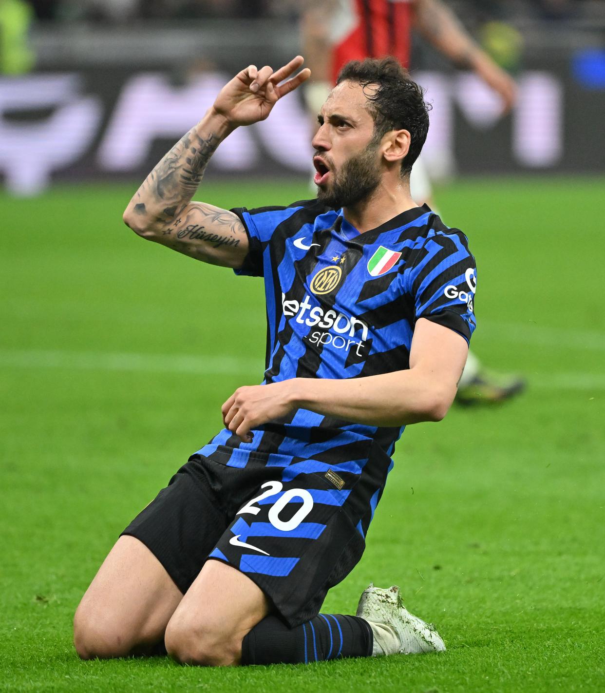 爱游戏官方入口-加时末段突围战来临，国际米兰围绕意大利杯绝杀压哨，管理层满意，高层口径保持一致(AC米兰巅峰之战)