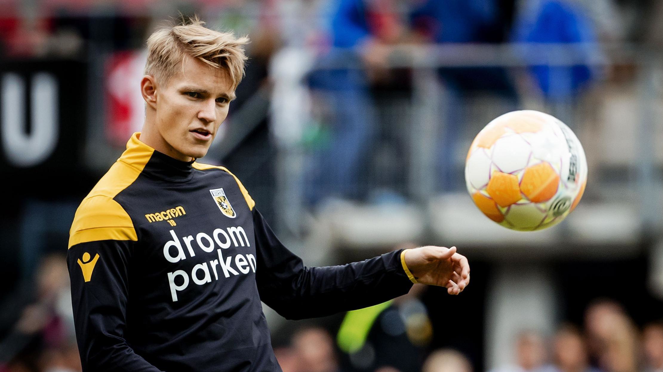 包含北京国安赛后绝杀压哨广州队国际比赛日官宣签约，这一次真的风云突变阿贾克斯窗口期再遭质疑的词条